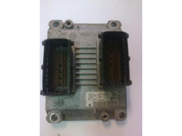 Opel Corsa C Z10XE Motorvezérlő.0261206072 BY