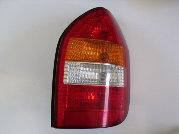 Opel Zafira A hátsó Lámpa.Jobb