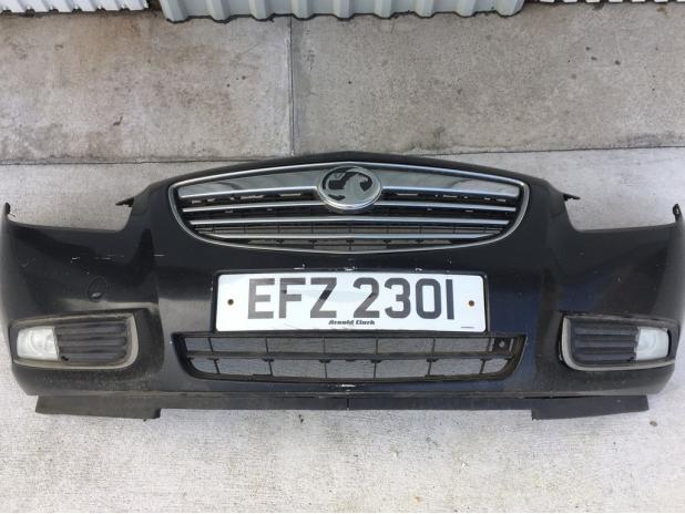 Opel Insignia A Első Lökhárító. Fekete