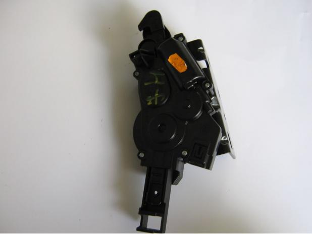 Opel Tigra TT Csomagtér Zár.Bal Oldali GM186388