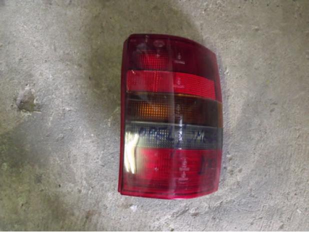 Opel Omega A Kombi jobb hátsó lámpa