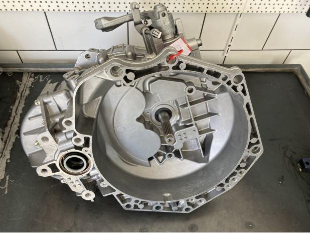 Opel Zafira B OPC M32 Sebességváltó. Z20LEH Felújított Váltó. 55561225. 5700046. 5700147