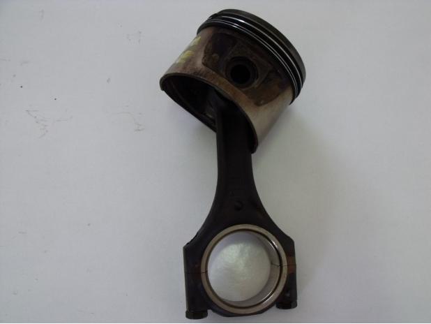 Opel Dugattyú Hajtókarral C26NE Omega A