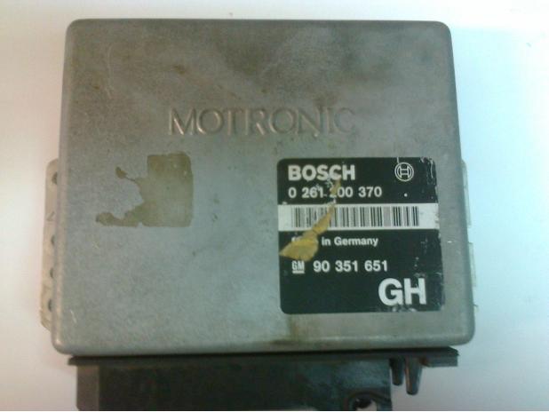 Opel Omega A 20SE Motorvezérlő.0261200370 GH